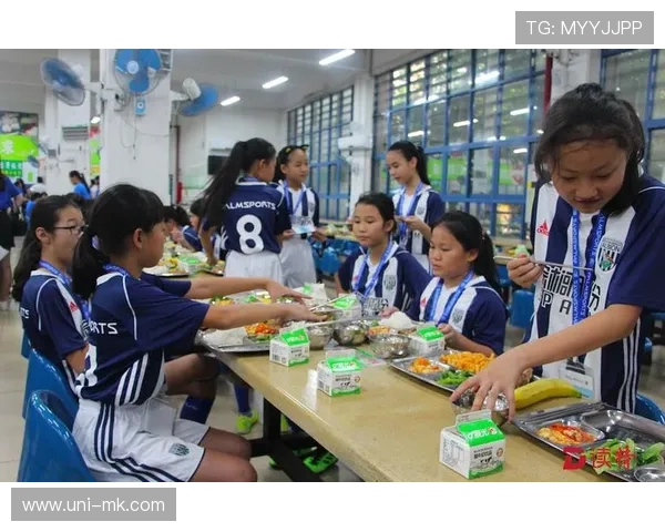 英超俱乐部社区活动开展，足球教育进校园